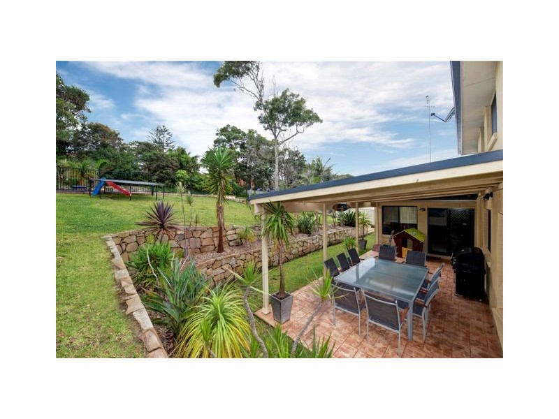 12 Copper Valley Close, Caves Beach NSW 2281