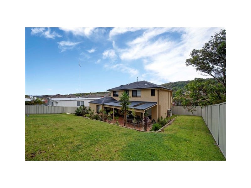 12 Copper Valley Close, Caves Beach NSW 2281