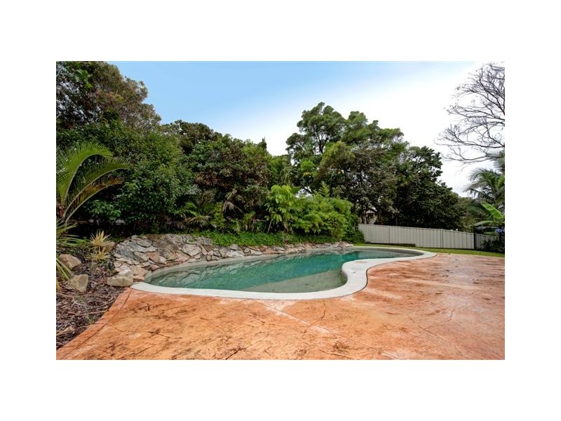 12 Copper Valley Close, Caves Beach NSW 2281