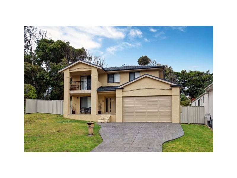 12 Copper Valley Close, Caves Beach NSW 2281