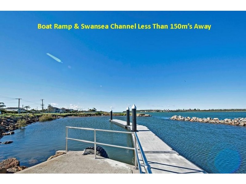 8 Park Parade, Blacksmiths NSW 2281