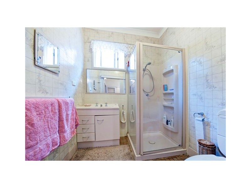 8 Park Parade, Blacksmiths NSW 2281