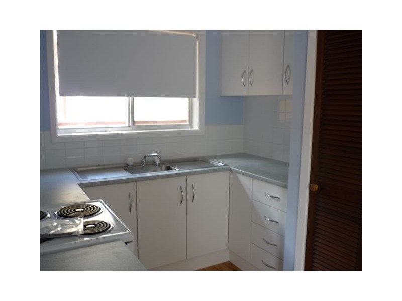 8 Nepean Ave, Mannering Park NSW 2259