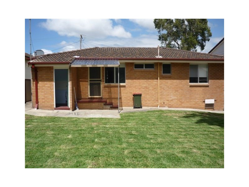 8 Nepean Ave, Mannering Park NSW 2259