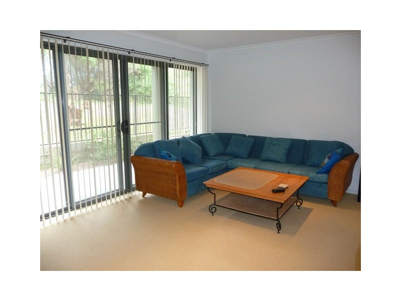 1/40 Oceanside Drive, Caves Beach NSW 2281