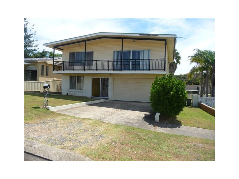 121 Macquarie Grove, Caves Beach NSW 2281