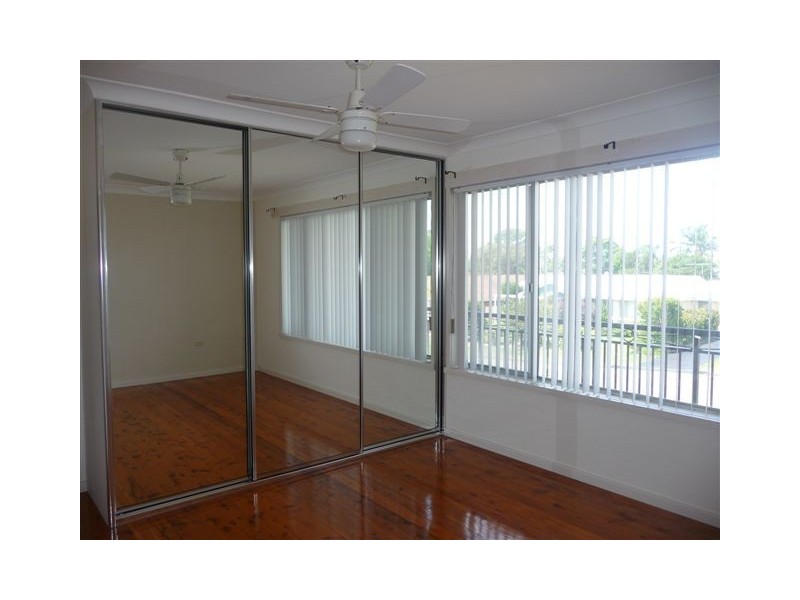 121 Macquarie Grove, Caves Beach NSW 2281