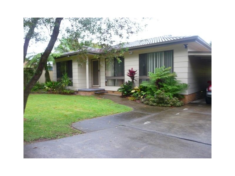 2 Griffith Street, Mannering Park NSW 2259