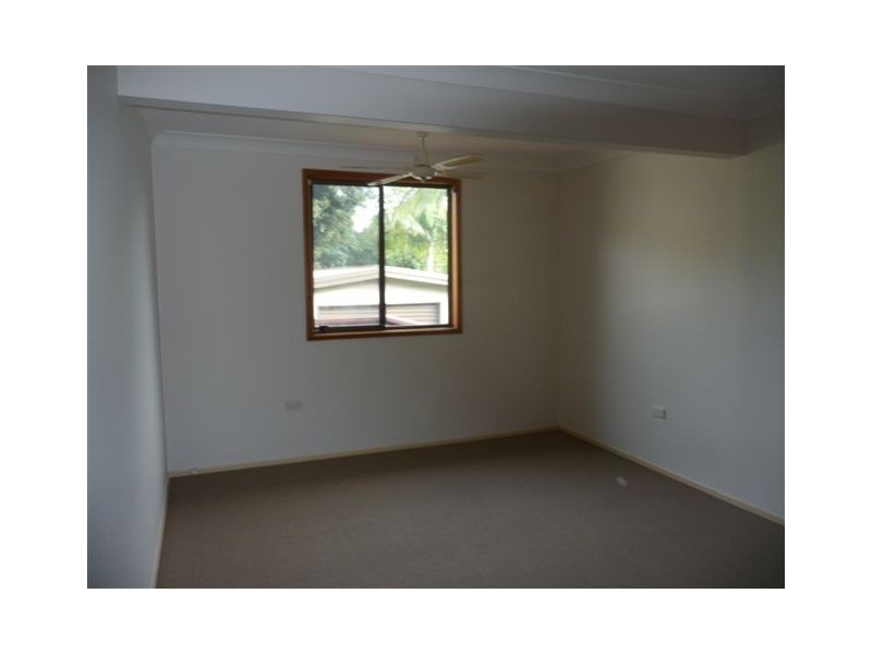 2 Griffith Street, Mannering Park NSW 2259