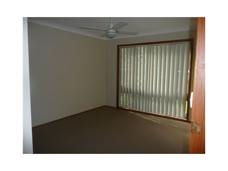 2 Griffith Street, Mannering Park NSW 2259