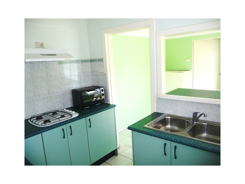 28 Waverley Rd, Mannering Park NSW 2259