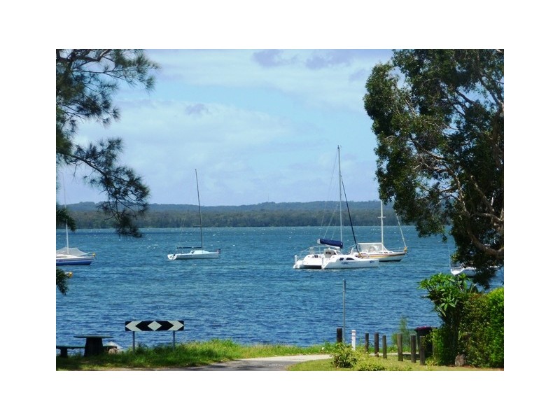 28 Waverley Rd, Mannering Park NSW 2259