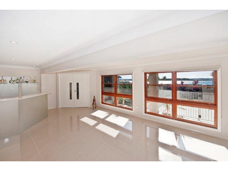 Caves Beach NSW 2281