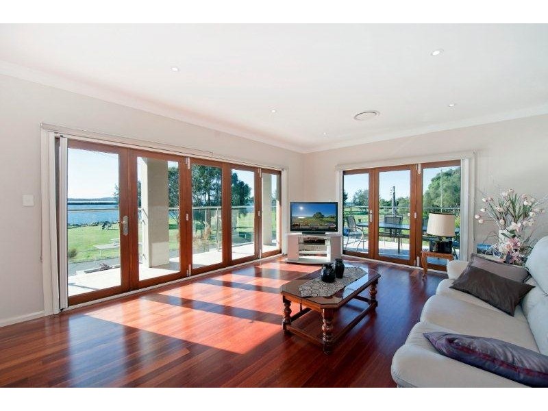 Caves Beach NSW 2281