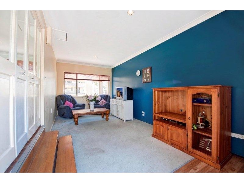 193 Macquarie Grove, Caves Beach NSW 2281