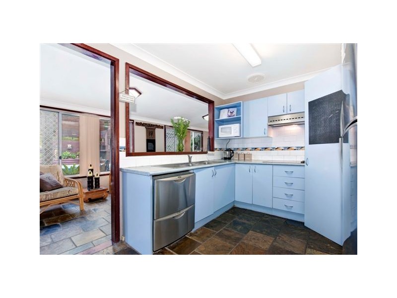 10 Caldwell Street, Caves Beach NSW 2281