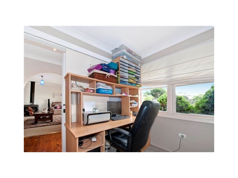 10 Caldwell Street, Caves Beach NSW 2281