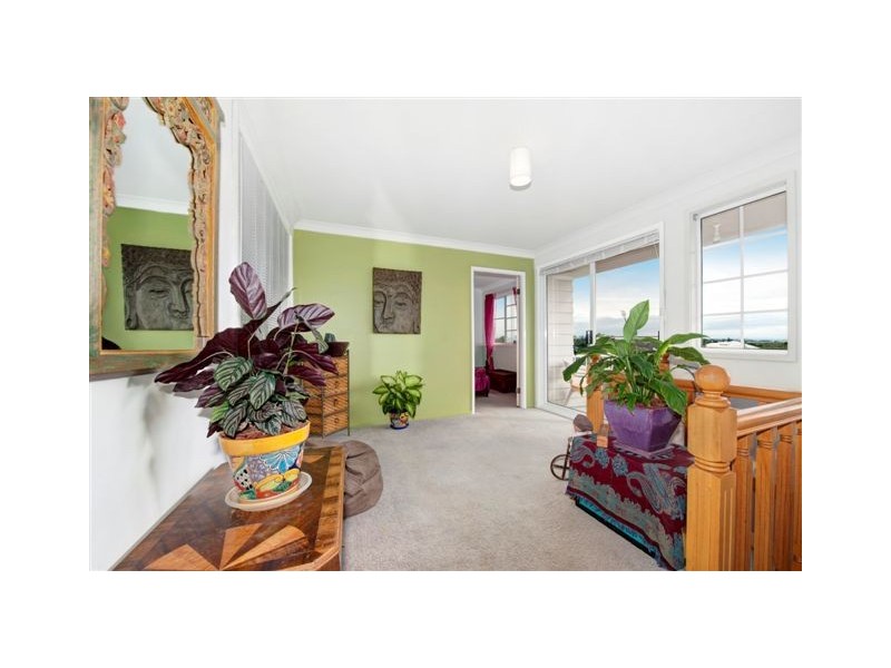 10 Caldwell Street, Caves Beach NSW 2281