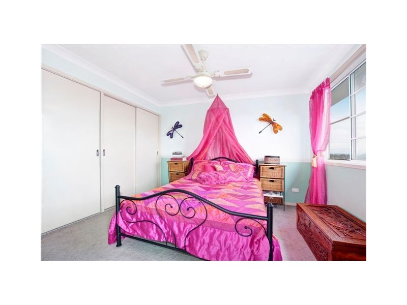 10 Caldwell Street, Caves Beach NSW 2281