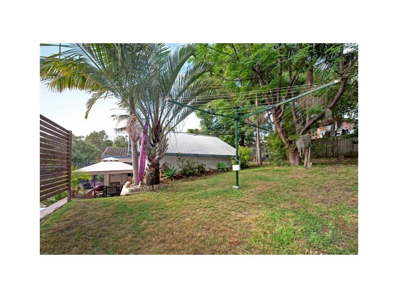10 Caldwell Street, Caves Beach NSW 2281