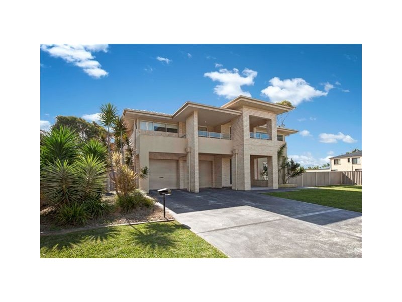 Blacksmiths NSW 2281