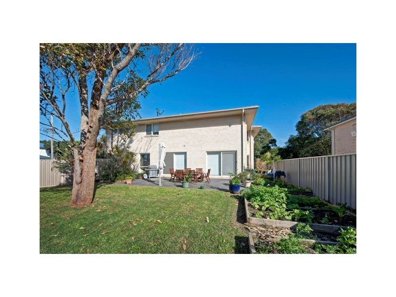 Blacksmiths NSW 2281