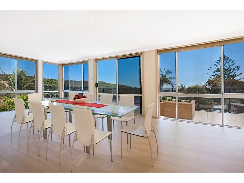 23 Middle Street, Caves Beach NSW 2281
