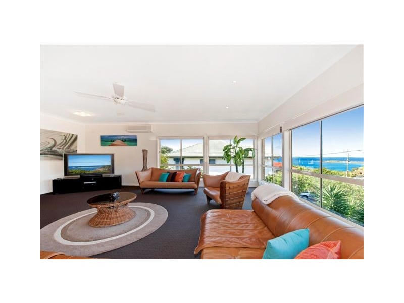 Caves Beach NSW 2281