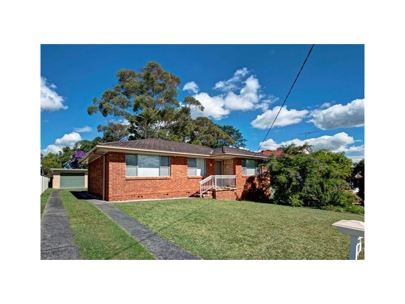 15 Halcyon Street, Mannering Park NSW 2259