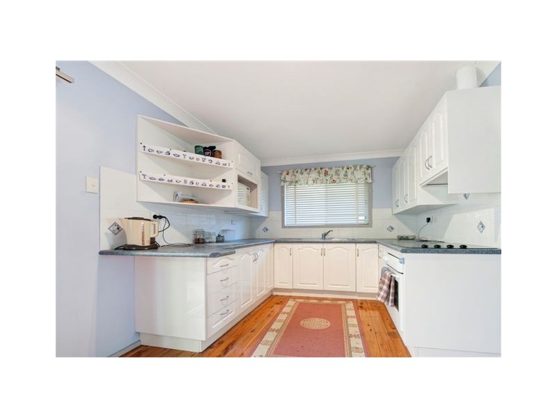 15 Halcyon Street, Mannering Park NSW 2259