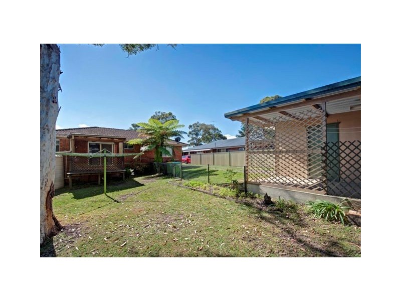 Mannering Park NSW 2259