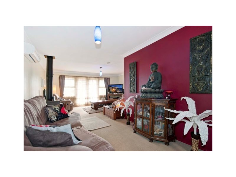 10 Caldwell Street, Caves Beach NSW 2281