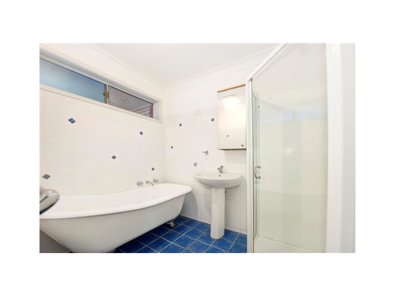 10 Caldwell Street, Caves Beach NSW 2281