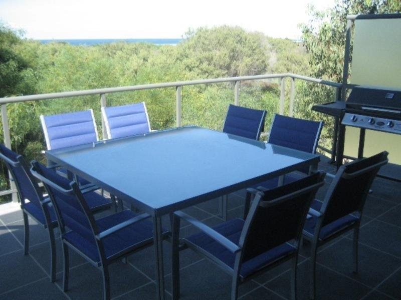 4/40 Oceanside Drive, Caves Beach NSW 2281