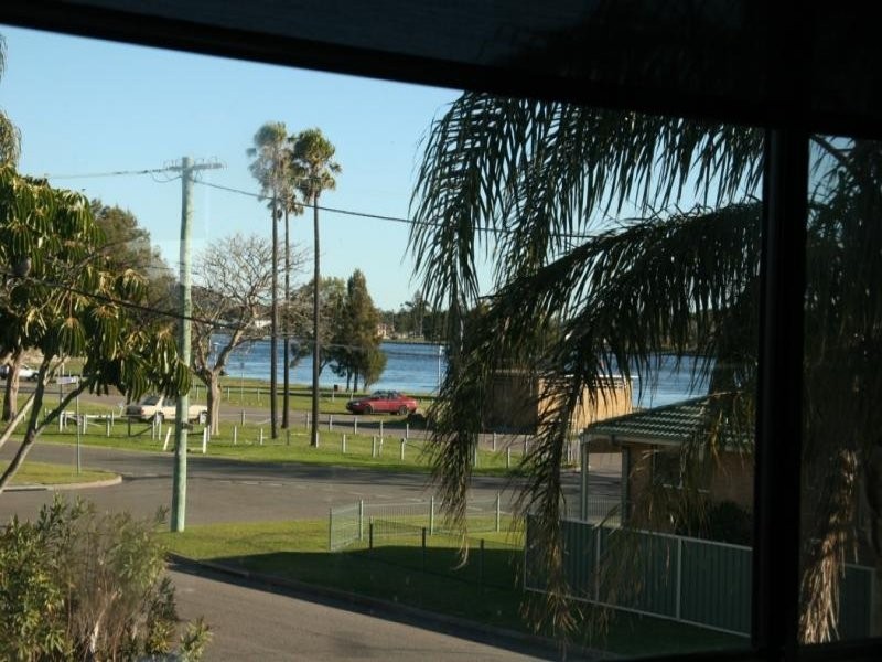 Pelican NSW 2281