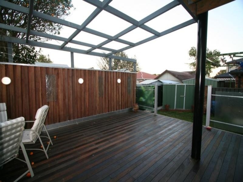 Pelican NSW 2281