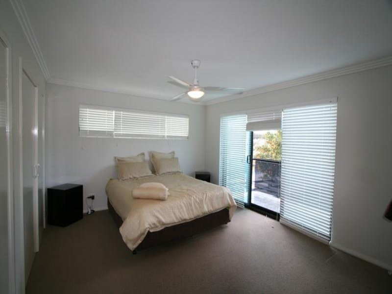 Pelican NSW 2281
