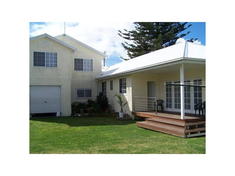 Blacksmiths NSW 2281