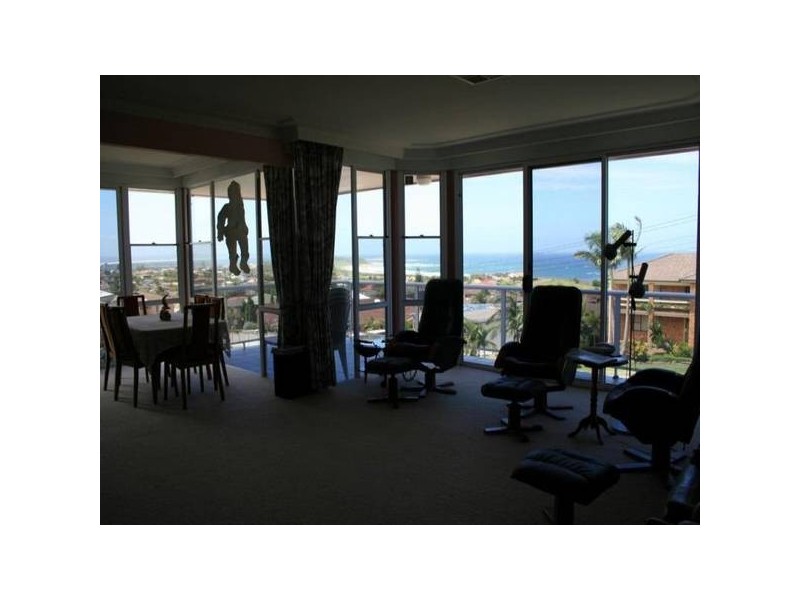 Caves Beach NSW 2281