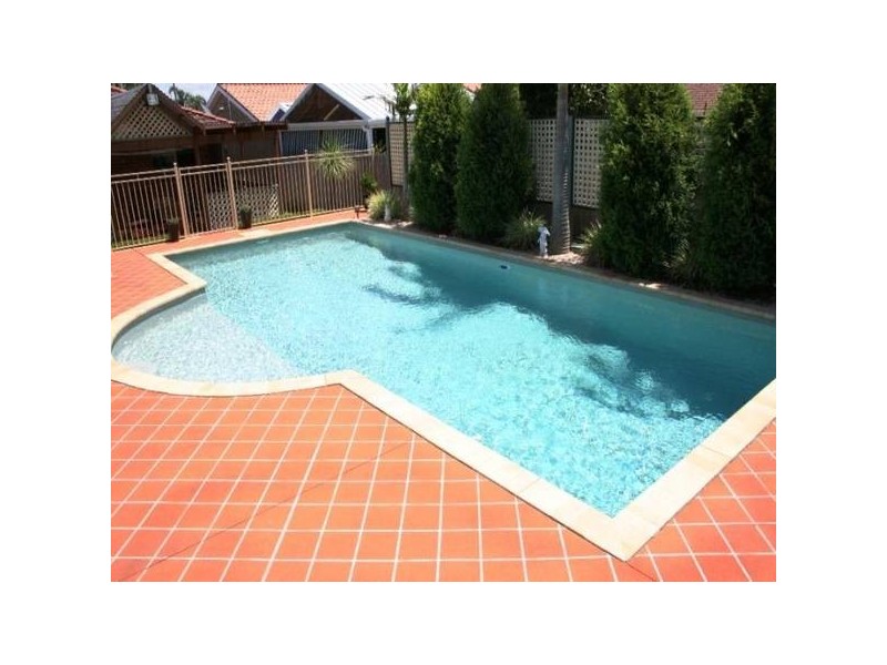 Pelican NSW 2281