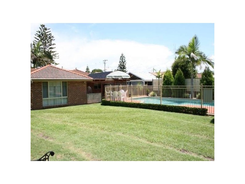 Pelican NSW 2281
