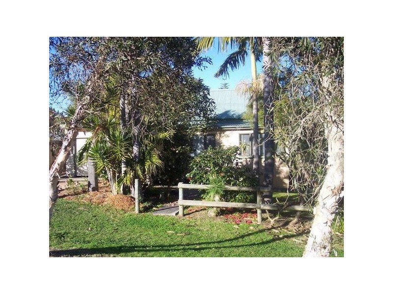2 Hunter Road, Nords Wharf NSW 2281