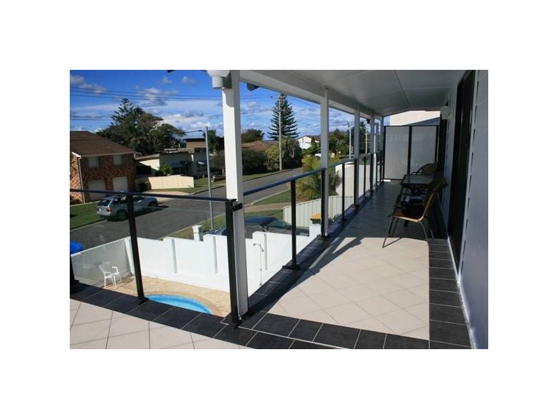 20 Barellan Street, Caves Beach NSW 2281