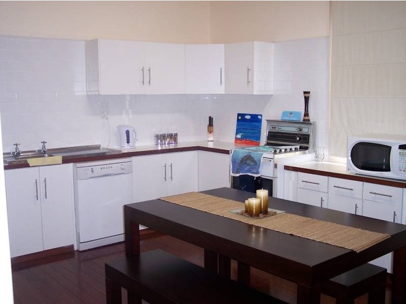 4 Marks Parade, Marks Point NSW 2280