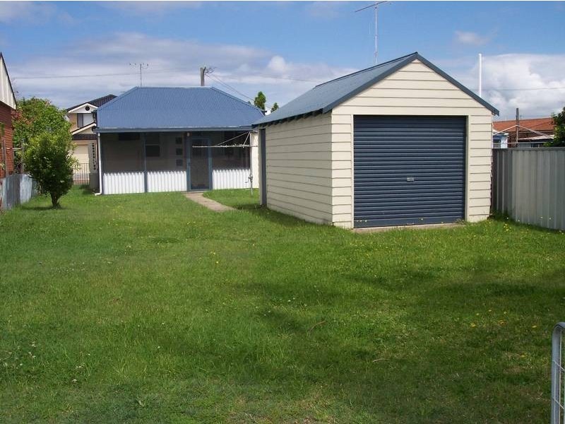 4 Marks Parade, Marks Point NSW 2280