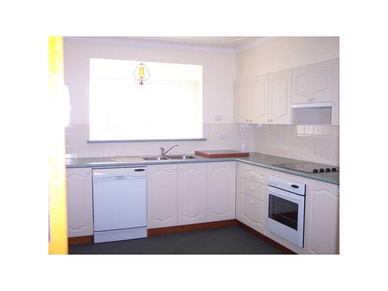 79 Macquarie Gr, Caves Beach NSW 2281