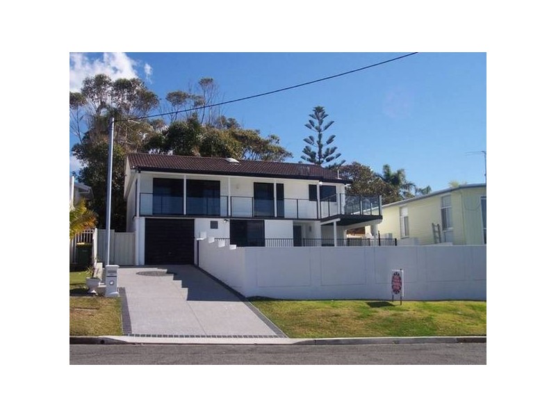 20 Barellan St, Caves Beach NSW 2281