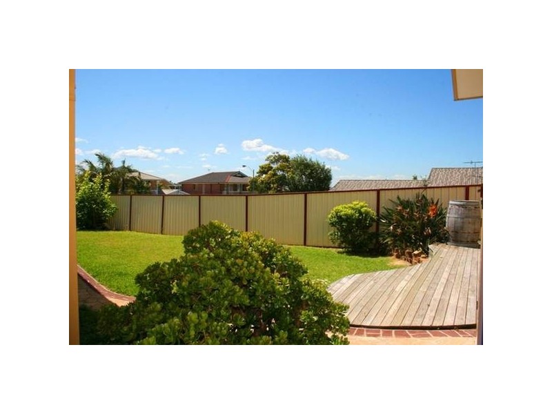 22 Clipper Close, Caves Beach NSW 2281