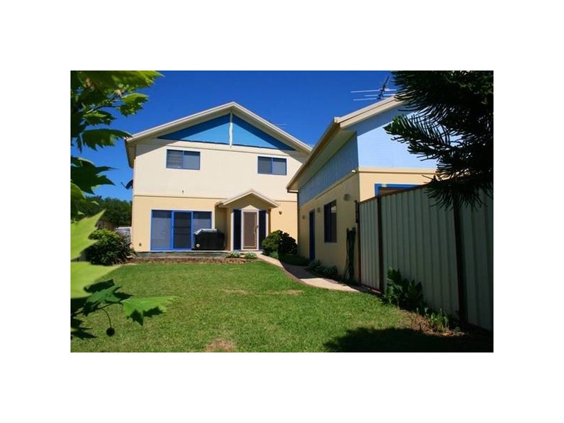 22 Clipper Close, Caves Beach NSW 2281