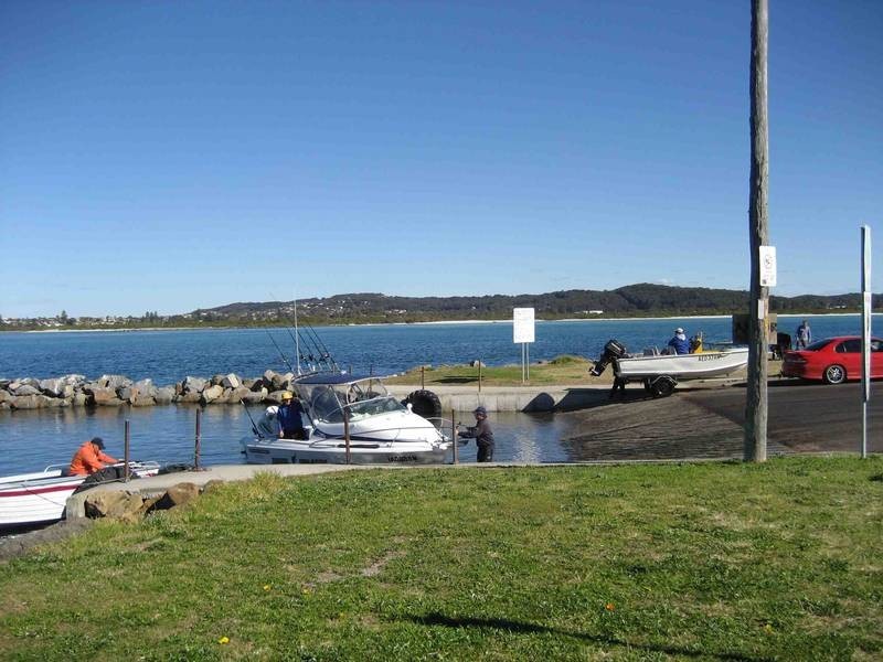 Blacksmiths NSW 2281